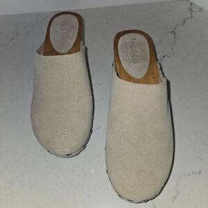 Women's Rag & Co Beige Suede Clogs Size 7